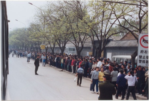 Image for article El día en que triunfó la bondad - 25 de abril de 1999 (Foto)