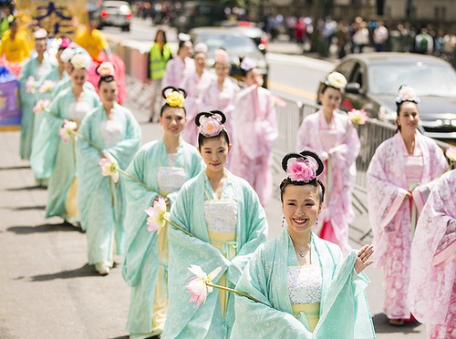 Image for article ​Album fotográfico: Celebración del Día Mundial de Falun Dafa (Fotos)