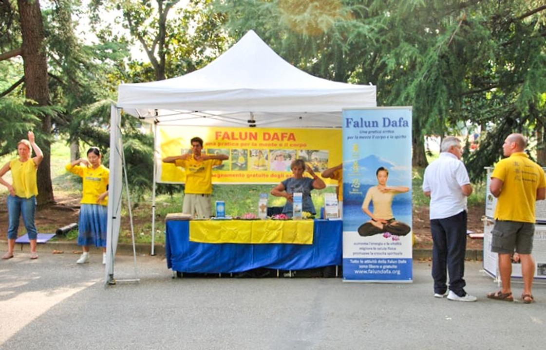 Image for article ​ Bolonia, Italia: Practicantes de Falun Gong participan en los juegos deportivos italianos