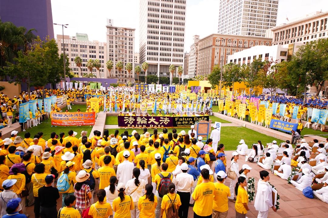 Image for article Los Ángeles: 4000 personas se manifiestan pidiendo el fin de la persecución a Falun Gong en China