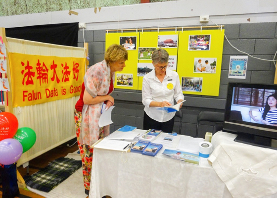 Image for article Falun Gong en el Festival de la Salud de Nueva Zelanda: “La gente puede sentir vuestra compasión” 