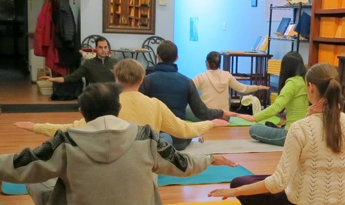 Image for article Manhattan, Nueva York: Seminario de Falun Dafa de 9 días en la librería Tianti trae cambios positivos