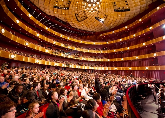Image for article Shen Yun ofrece mensajes divinos a salas llenas en el Lincoln Center