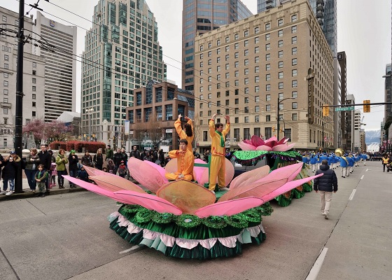 Image for article “Admiro a quienes siguen sus principios”, Desfile de San Patricio en Vancouver 