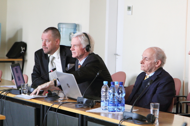Image for article Letonia: David Kilgour y David Matas se reúnen con funcionarios para encontrar la manera de detener la sustracción de órganos en China