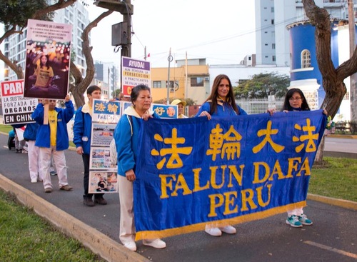 Image for article Perú, Letonia, Rusia, Indonesia: la gente del mundo condena la persecución a Falun Gong