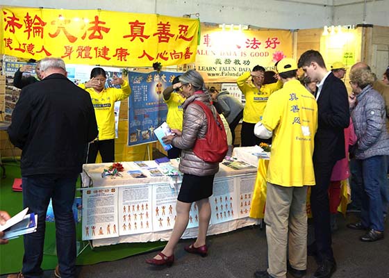 Image for article ​Francia: Expo de la Salud da la bienvenida a Falun Dafa y enfrenta la intimidación del consulado chino