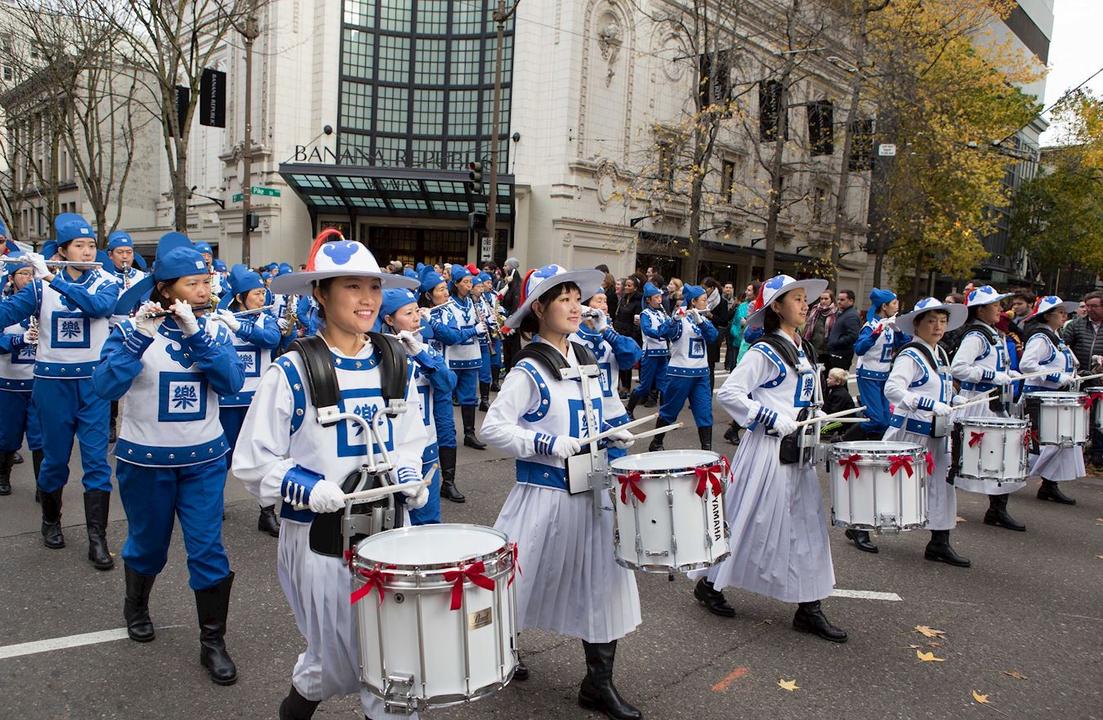 Image for article Seattle: Falun Dafa es bienvenido en el Desfile de Acción de Gracias de Macy’s