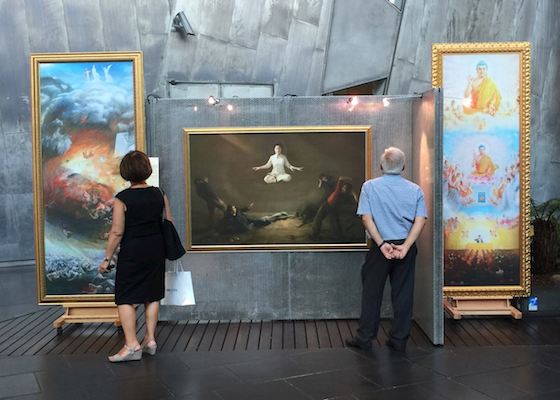 Image for article Australia: La  exposición de arte de Falun Dafa expresa paz interior y expone la persecución