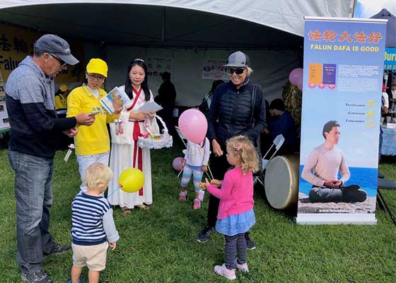 Image for article Nueva Zelanda: Falun Dafa fue bien recibido en el Festival Cultural Internacional
