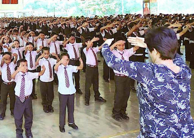 Image for article Bangalore, India: El director de la escuela secundaria encuentra a Falun Dafa dos años después de un sueño