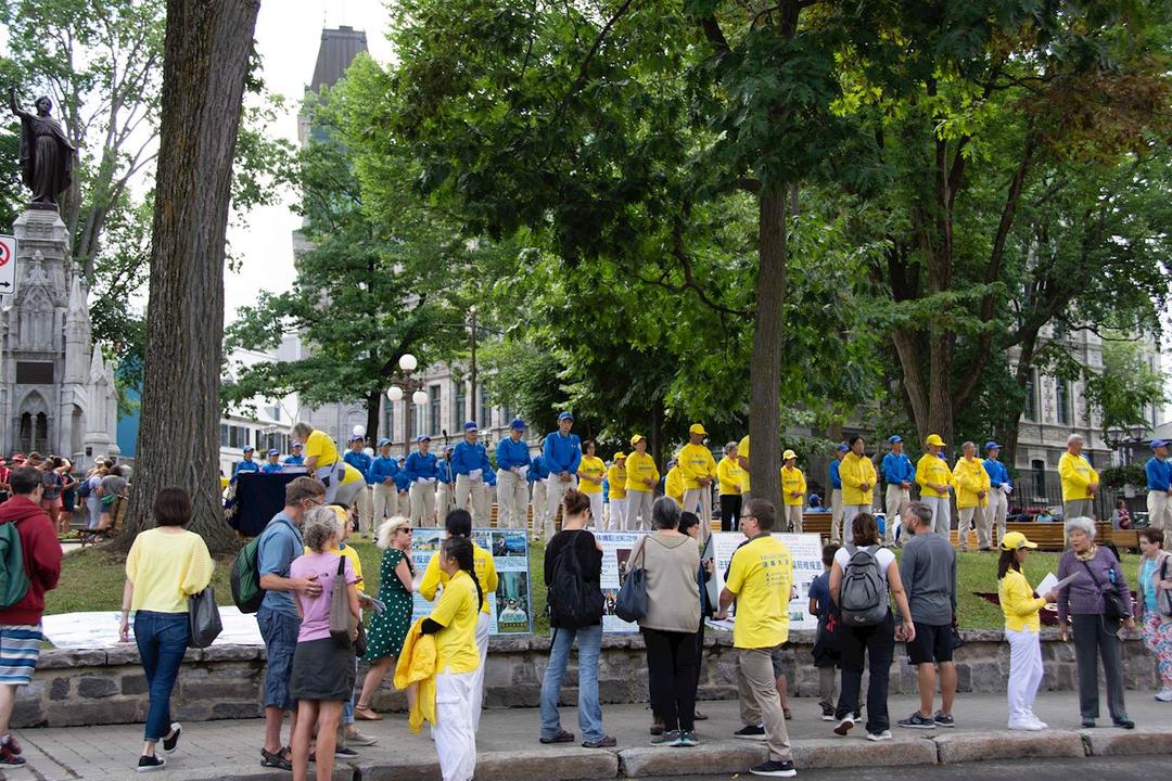 Image for article Canadá: La gente muestra su apoyo a Falun Dafa en la ciudad de Quebec