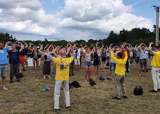 Image for article Escocia: El público conoce Falun Dafa en el Festival Internacional de Edimburgo 2019