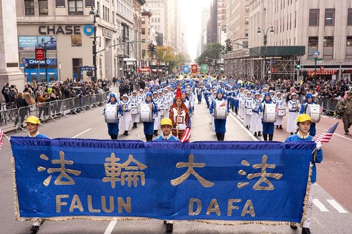 Image for article Desfile del Día de los Veteranos en Nueva York: Los espectadores disfrutan de la cultura tradicional china