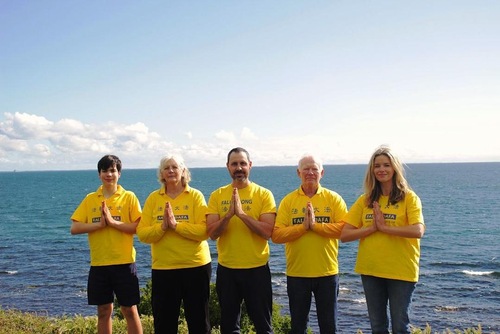 Image for article Australia: Tres generaciones de una familia, agradecen al Fundador de Falun Dafa
