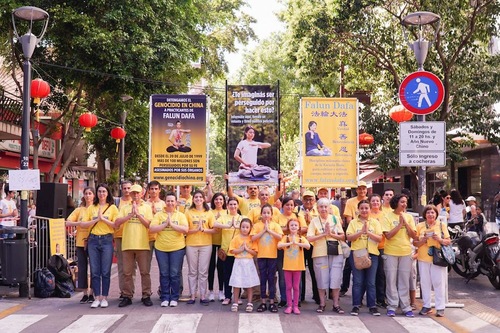 Image for article Argentina, Año Nuevo Chino: Creando conciencia sobre Falun Dafa en el Barrio Chino