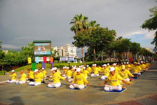 Image for article Ciudad de Chiayi, Taiwán: generando conciencia por los 21 años de represión de Falun Dafa por parte del PCCh