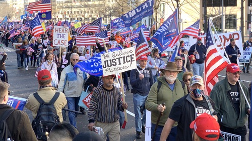 Image for article Washington D. C.: Miles de personas asisten a los eventos de la Marcha de Jericó para apoyar al presidente Trump y exponer el fraude electoral