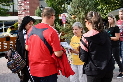 Image for article Rumania: Evento informativo sobre Falun Dafa en la estación de montaña de Sinaia