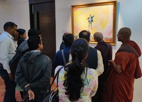 Image for article Nagpur, India: Dignatarios elogian Falun Dafa durante la primera Exposición Internacional El Arte de Zhen-Shan-Ren
