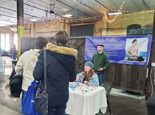 Image for article Minnesota: Falun Dafa presentado en una exposición de salud y bienestar