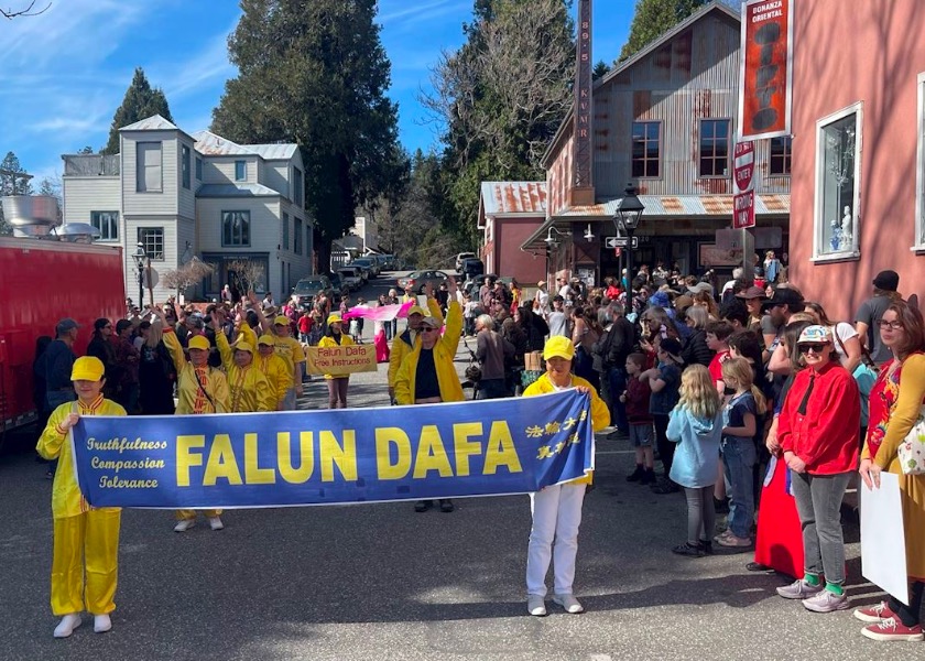 Image for article California, EE. UU.: Falun Dafa es bienvenido en la Celebración del Año Nuevo Chino en Nevada City