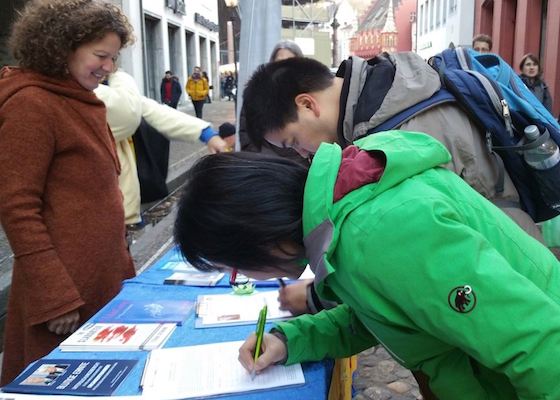 Image for article Día de los Derechos Humanos: Petición mundial para finalizar la persecución de Falun Dafa