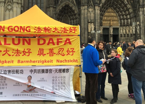 Image for article Actividades en Europa obtienen apoyo para poner fin a la persecución a Falun Gong