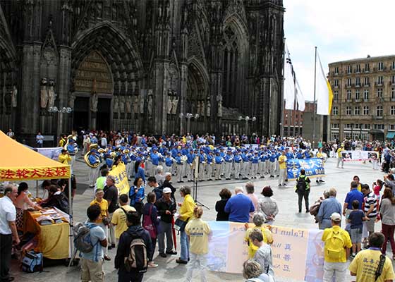 Image for article Marcha y encuentro de Falun Gong en Colonia