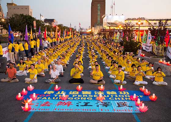 Image for article Nueva York: Manifestación pacífica y la vigilia con velas por el fin de la persecución a Falun Dafa
