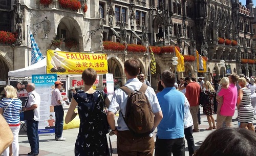 Image for article Múnich, Alemania: Generando conciencia sobre Falun Gong y la persecución en China