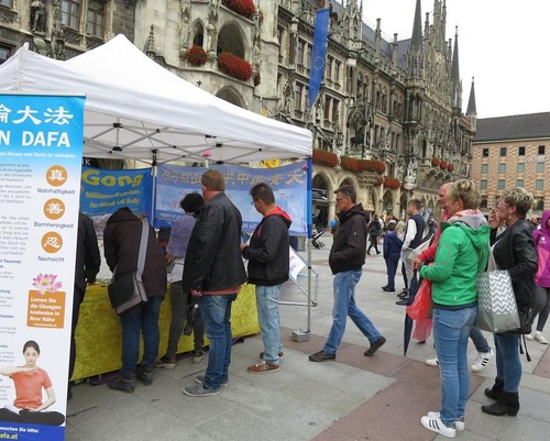 Image for article Alemania y Francia: El público apoya el fin de la persecución del régimen chino a Falun Gong
