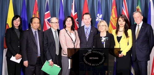 Image for article Canadá: Los miembros del Parlamento apremian al Primer Ministro para que exija la puesta en libertad de una practicante de Falun Gong detenida en China