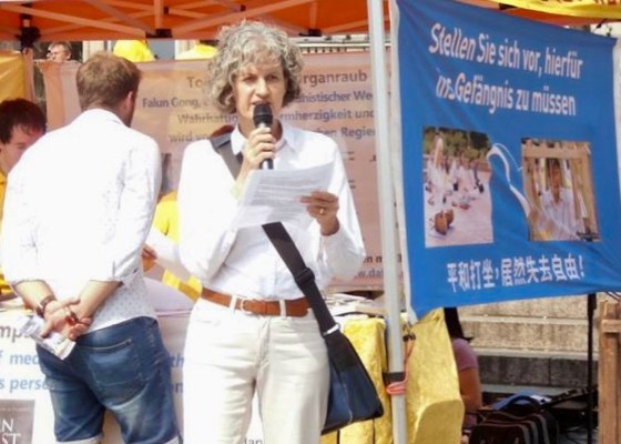 Image for article Practicante alemana: Falun Dafa me permite volver a mi verdadero ser