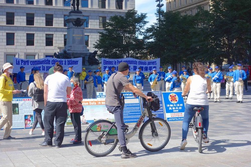 Image for article Canadá: Practicantes de Falun Dafa realizan actividades en Montreal para aumentar la conciencia