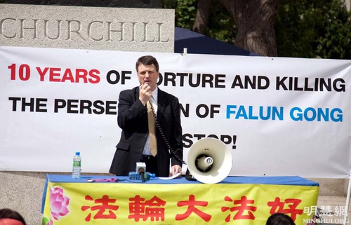 Image for article Practicantes de Falun Dafa perseveran en resistir la persecución; funcionarios europeos elogian los principios de Verdad-Benevolencia-Tolerancia