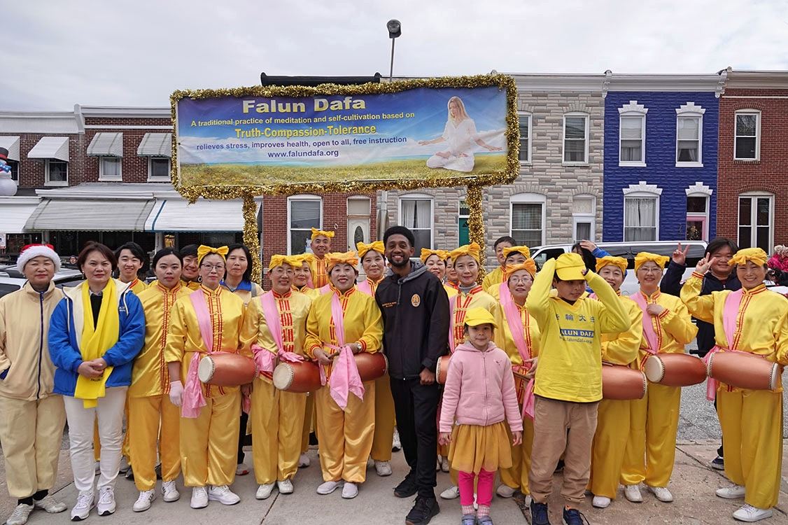 Image for article ​Maryland: la comitiva de Falun Dafa aporta una 