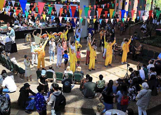Image for article Canadá: El concejal de Pointe-Gatineau da la bienvenida a Falun Dafa en las celebraciones del Mes de la Herencia Asiática