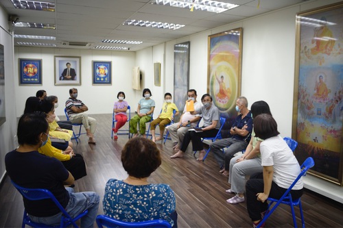 Image for article ​Singapur: nuevos practicantes de Falun Dafa participan en el seminario de nueve días