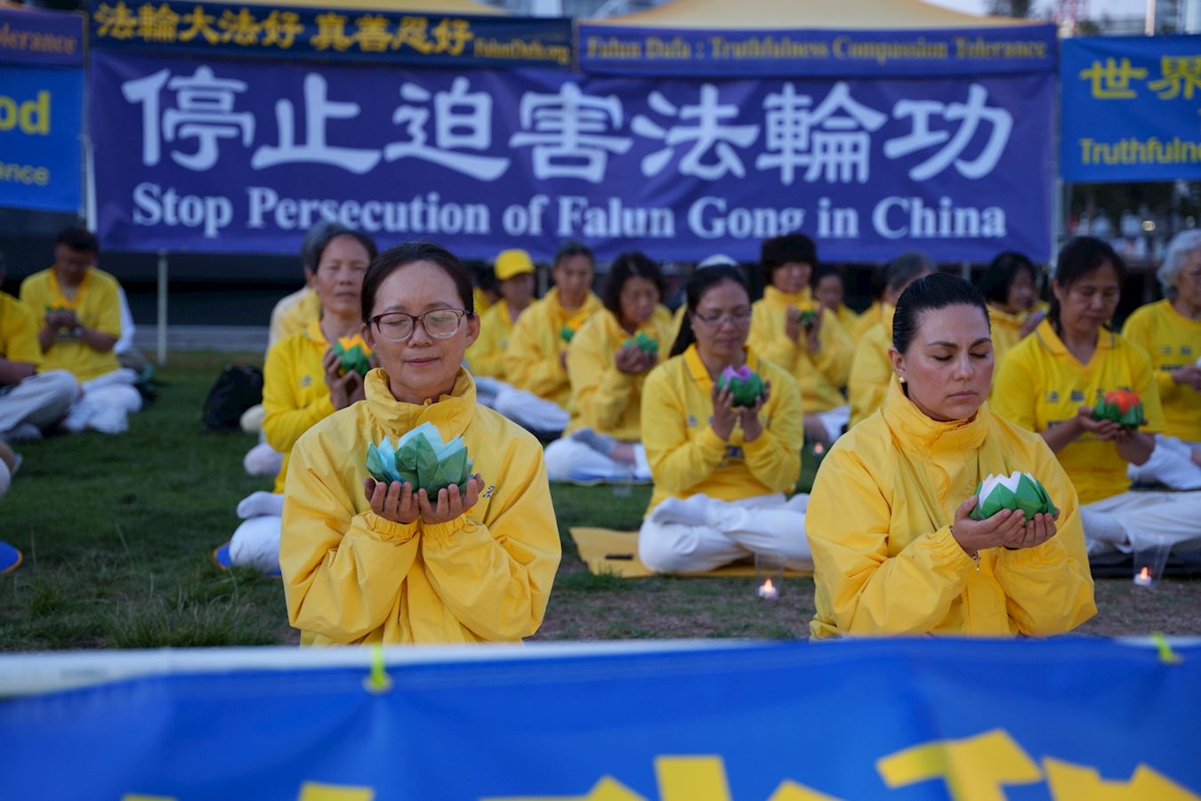 Image for article ​California: vigilia con velas en San Diego para conmemorar a los practicantes de Falun Dafa perseguidos hasta la muerte