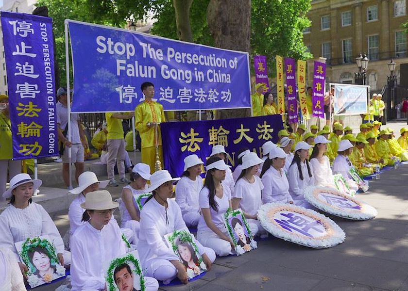 Image for article Londres: Dignatarios y público condenan los 23 años de persecución a Falun Dafa