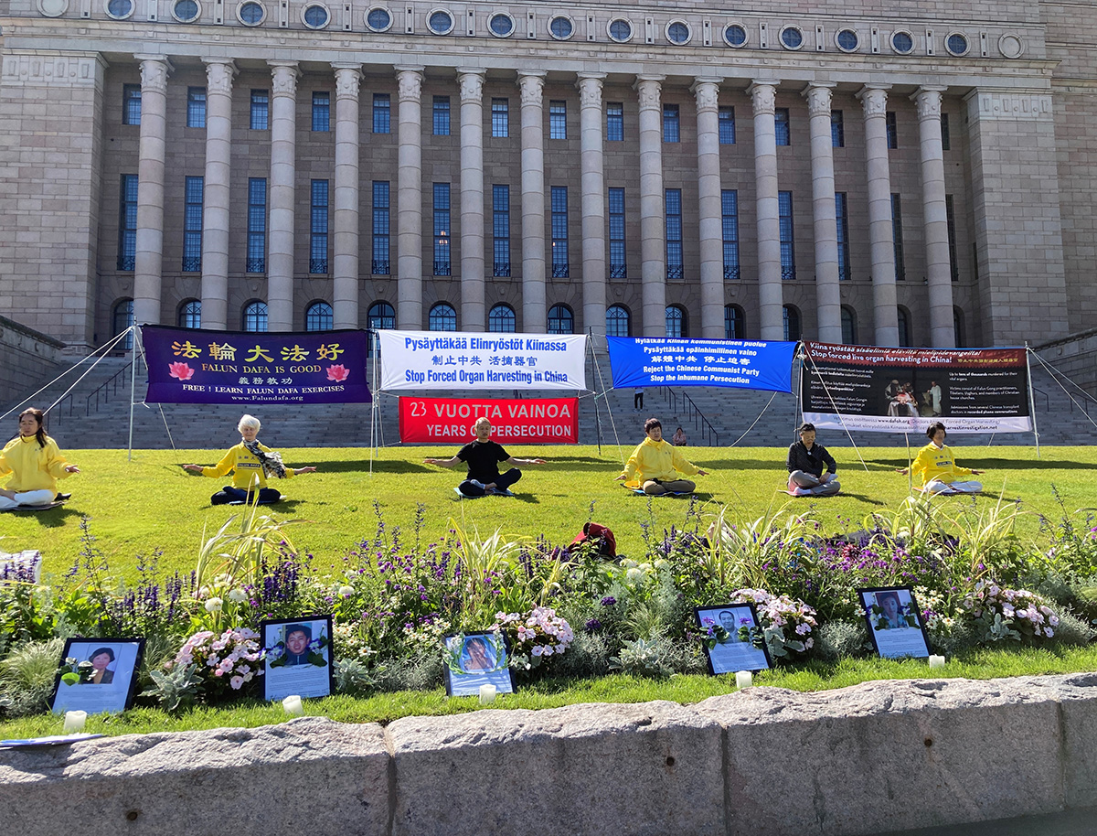 Image for article Helsinki, Finlandia: la gente apoya las iniciativas para pedir el fin de la persecución