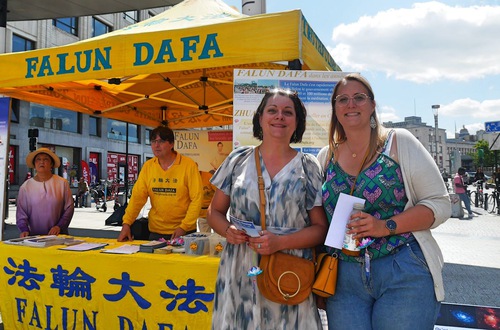 Image for article Bruselas, Bélgica: Generando conciencia sobre Falun Dafa