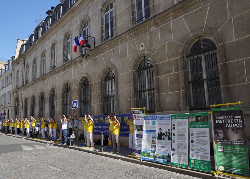 Image for article ​Francia: el público condena las décadas de persecución a Falun Dafa durante eventos en 10 ciudades