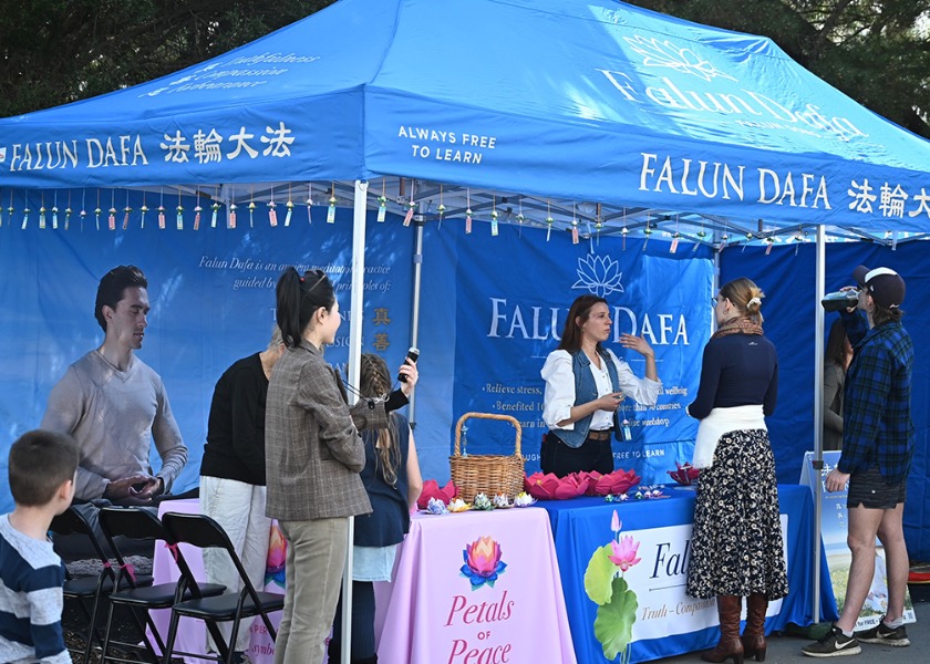 Image for article ​Australia: La gente siente el poder pacífico de Falun Dafa