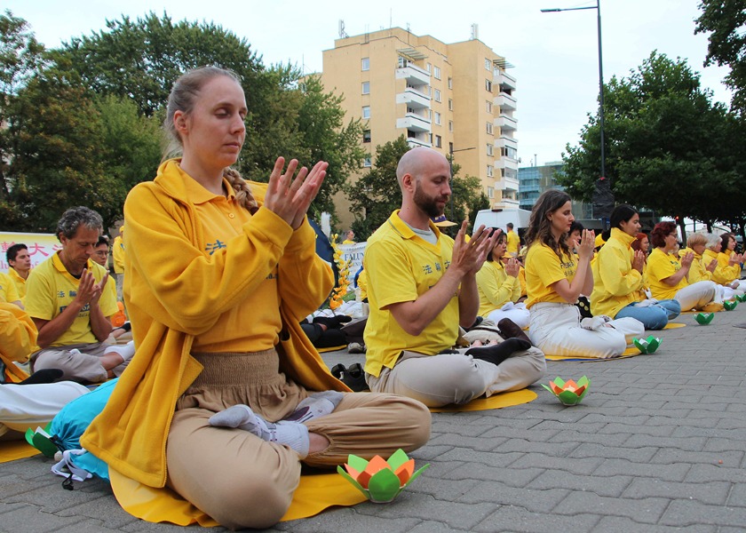 Image for article ​Varsovia, Polonia: Practicantes de 35 países llaman a poner fin a la persecución del PCCh contra Falun Dafa
