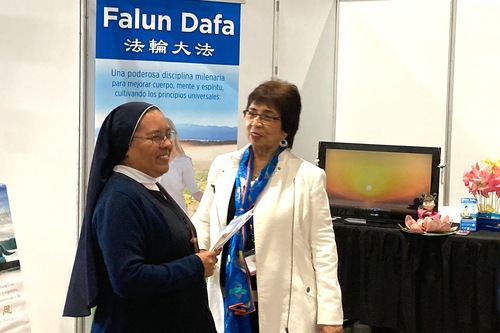 Image for article ​México: Presentando Falun Dafa en el XIV Congreso Mundial de las Familias