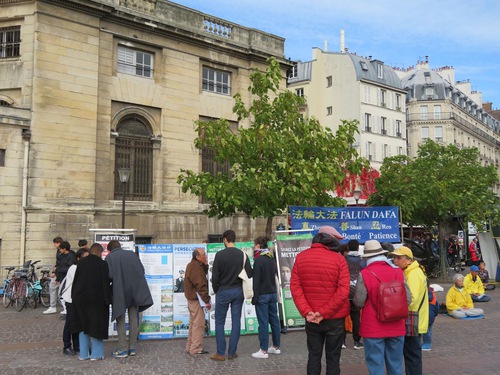Image for article Francia: Los residentes condenan al régimen comunista chino en los eventos de presentación de Falun Dafa