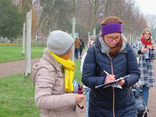 Image for article Francia: practicantes se manifiestan para crear conciencia sobre Falun Dafa en Estrasburgo