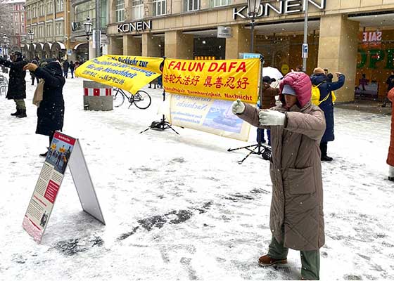 Image for article Munich, Alemania: Los residentes elogian a Falun Dafa: 